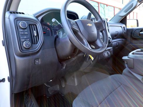 Used 2020 Chevrolet Silverado 1500 Custom w/ Custom Value Package image 39