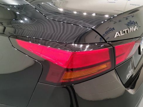 Used 2024 Nissan Altima 2.5 S image 10