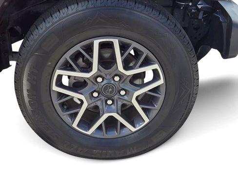 Used 2025 Jeep Wrangler Unlimited Sahara AWD/4WD image 5