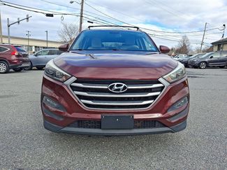 Used 2017 Hyundai Tucson SE video 2
