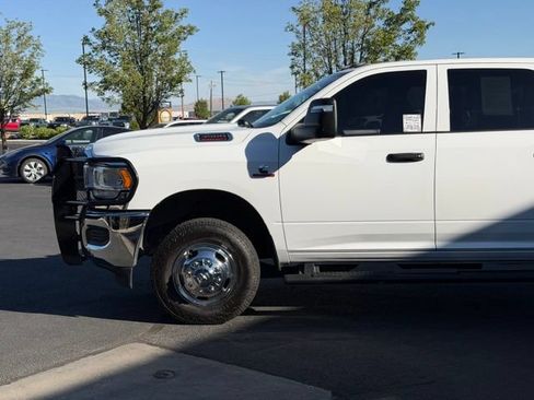 Used 2023 RAM 3500 Tradesman w/ Chrome Appearance Group AWD/4WD image 9