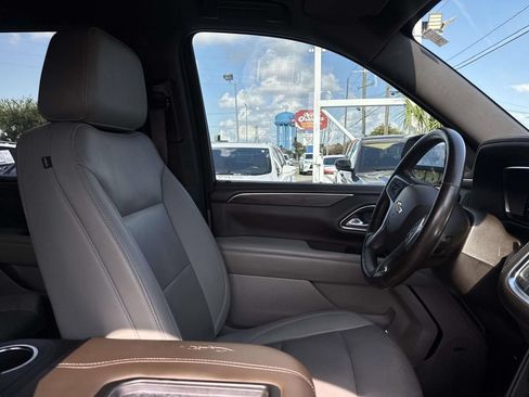 Used 2022 Chevrolet Tahoe LT w/ Luxury Package RWD image 13