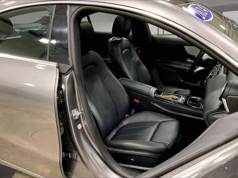 Used 2024 Mercedes-Benz CLA 250 4MATIC image 29