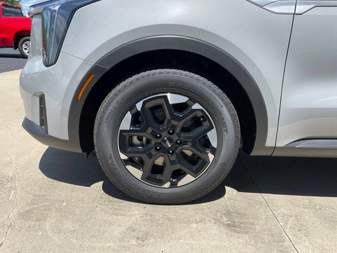 New 2026 Kia Sorento S FWD image 17