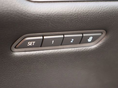 Used 2021 Cadillac XT5 Premium Luxury image 9