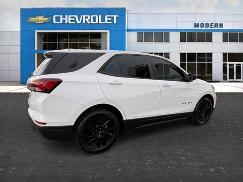 Used 2023 Chevrolet Equinox LS w/ Midnight Edition FWD image 4