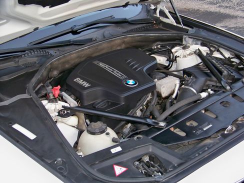 Used 2014 BMW 528i xDrive Sedan image 26