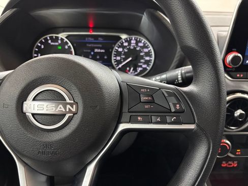 Used 2024 Nissan Sentra SV FWD image 17