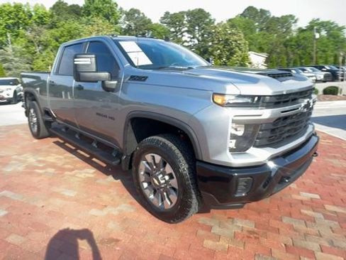 Used 2024 Chevrolet Silverado 2500 Custom w/ Custom Value Package AWD/4WD image 5