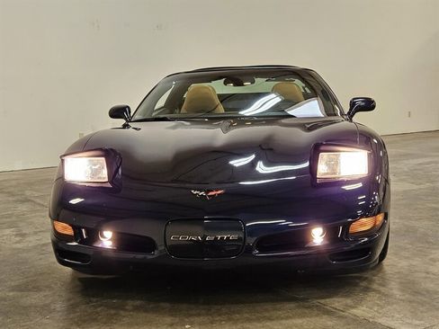 Used 2000 Chevrolet Corvette Coupe w/ Roof Pkg image 14