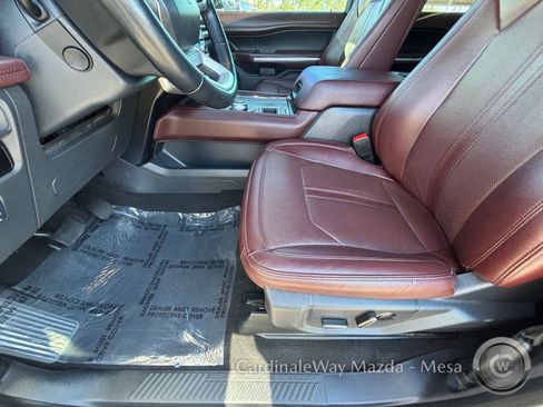 Used 2024 Ford Expedition Limited image 18