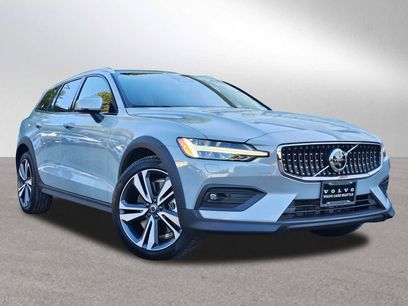 New 2026 Volvo V60 B5 Cross Country Plus w/ Climate Package