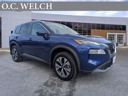 Used 2022 Nissan Rogue SV w/ SV Premium Package image 1