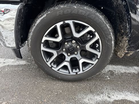 Used 2025 RAM 1500 Laramie image 11