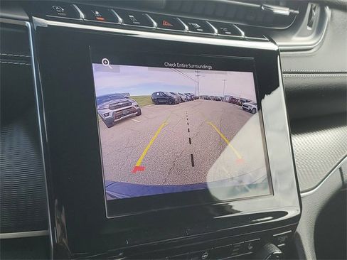 Used 2024 Jeep Grand Cherokee Altitude image 19