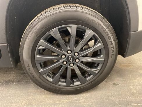 Used 2023 Chevrolet Traverse RS AWD/4WD image 32