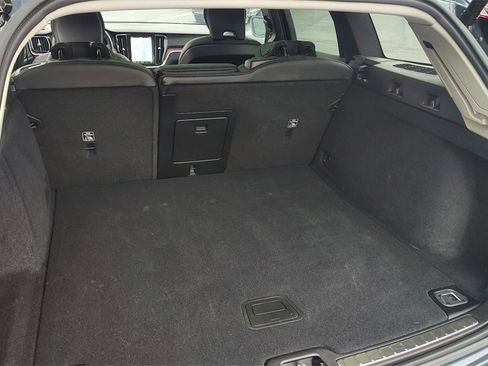 Certified 2025 Volvo V60 B5 Cross Country Plus image 29