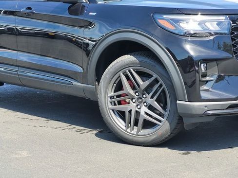 New 2026 Ford Explorer ST-Line w/ ST-Line Street Pack AWD/4WD image 2