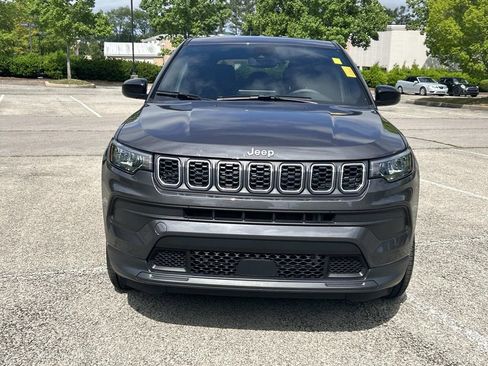 Used 2024 Jeep Compass Sport AWD/4WD image 2