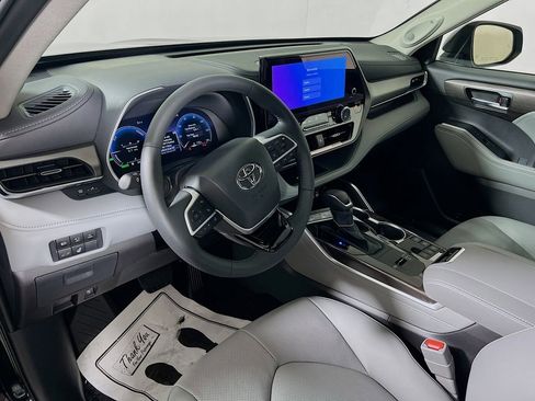New 2026 Toyota Highlander Limited image 10