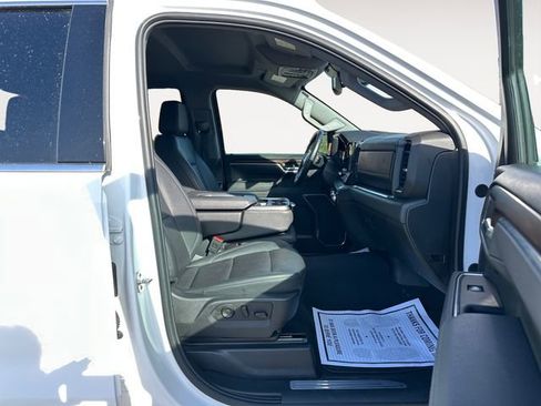 Used 2025 GMC Sierra 1500 SLT image 15