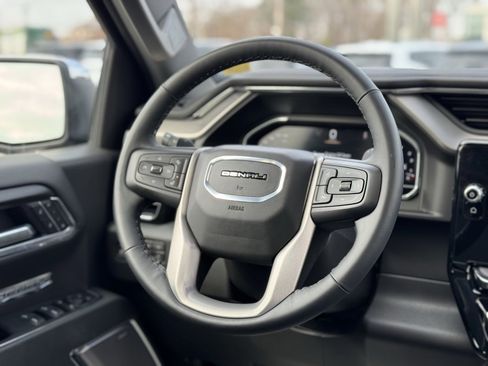 Used 2025 GMC Sierra 1500 Denali image 13