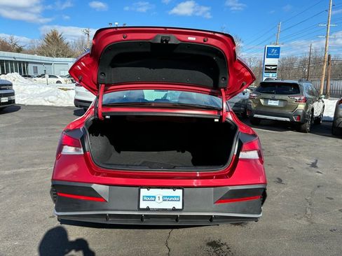 Used 2025 Hyundai Elantra Sport image 10