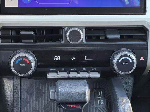 Used 2024 Toyota Tacoma TRD Off-Road image 5