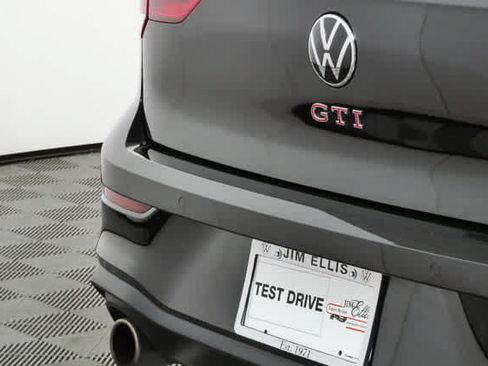 Certified 2025 Volkswagen GTI Autobahn FWD image 37