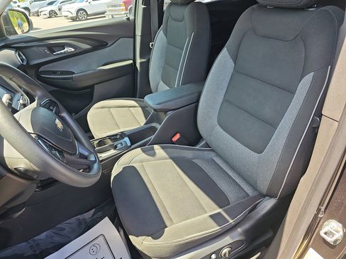 Used 2023 Chevrolet TrailBlazer LT AWD/4WD image 16