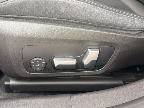 Certified 2023 BMW 330i Sedan w/ M Sport Package RWD image 17