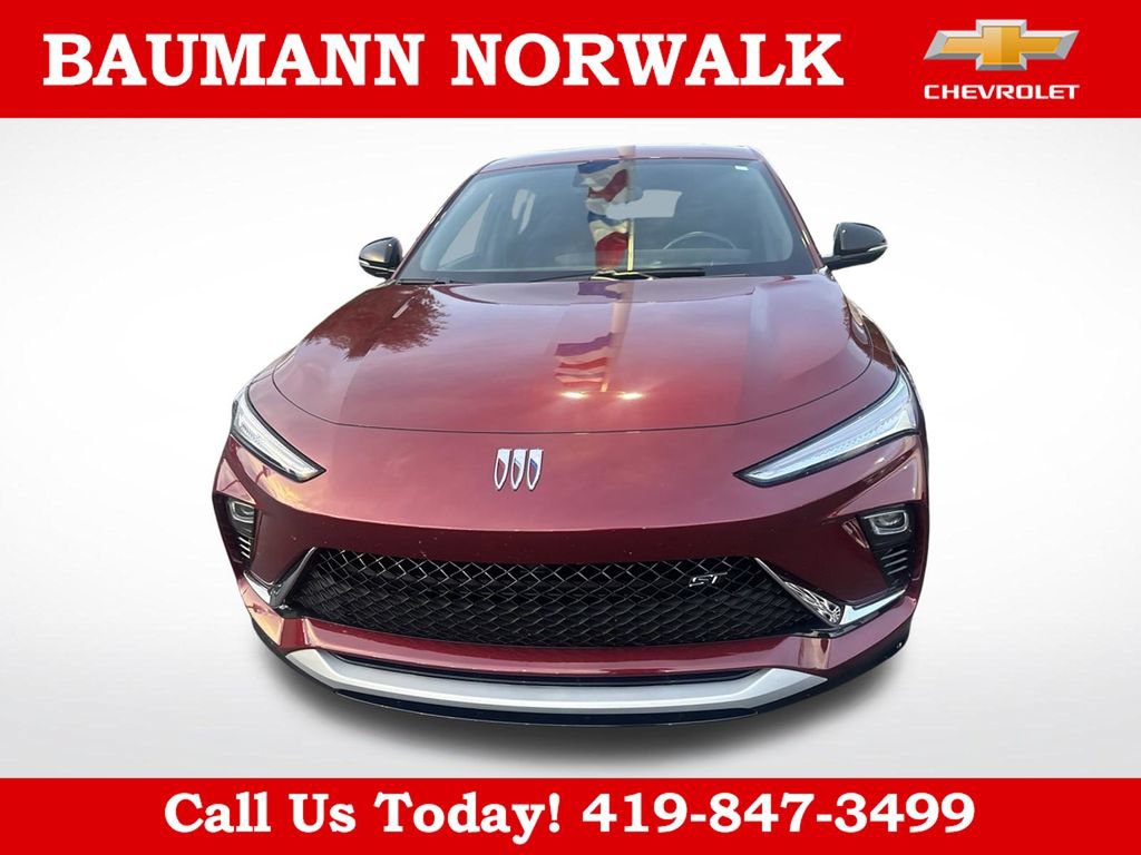 Used 2024 Buick Envista Sport Touring w/ Convenience I Package FWD image 2