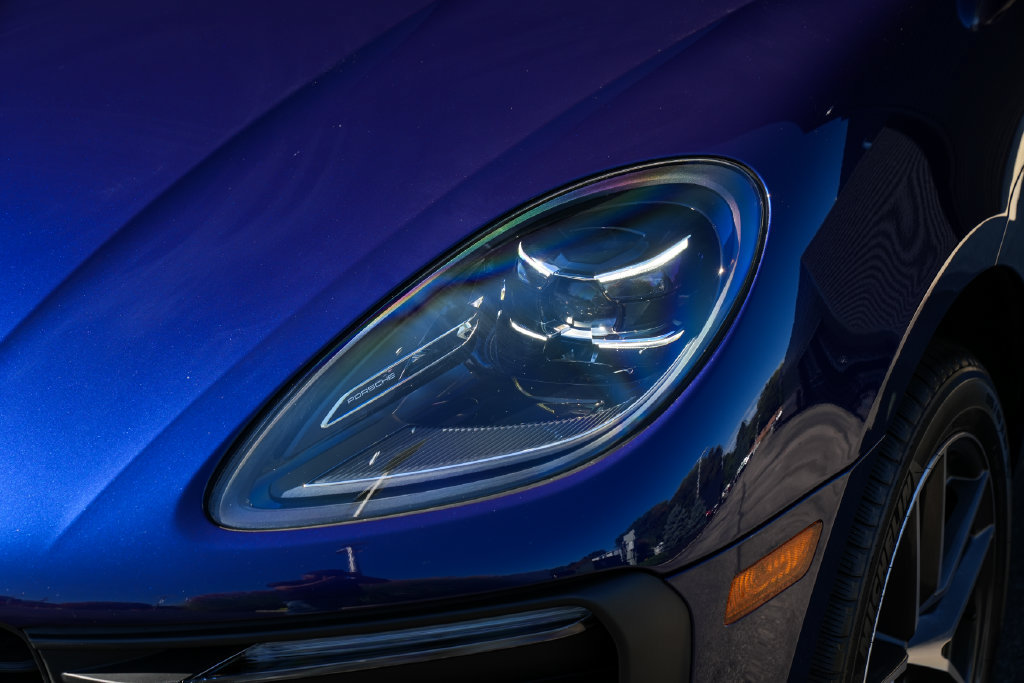 Certified 2026 Porsche Macan AWD/4WD image 7