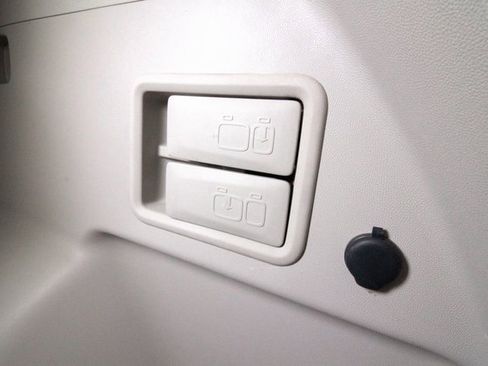 Used 2024 GMC Terrain Denali w/ Black Diamond Edition image 31