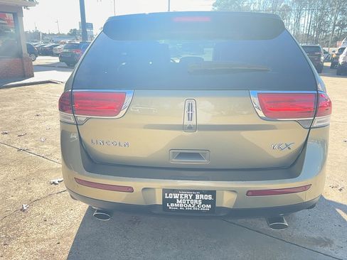 Used 2013 Lincoln MKX FWD image 5