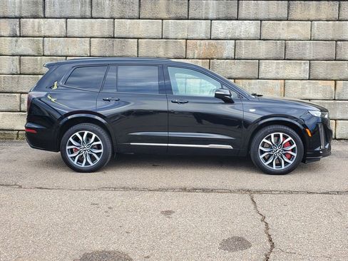Certified 2024 Cadillac XT6 Sport w/ Platinum Package image 6