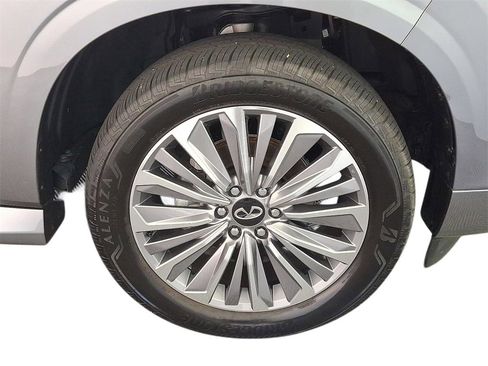 Certified 2025 INFINITI QX80 Sensory image 7