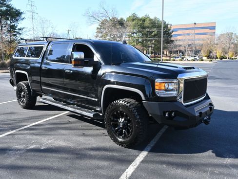 Used 2019 GMC Sierra 3500 Denali w/ Duramax Plus Package image 9