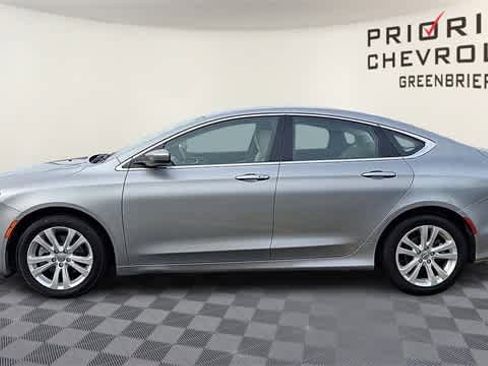Used 2016 Chrysler 200 Limited image 5