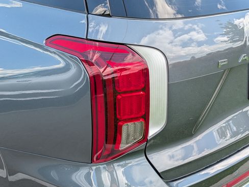 Certified 2025 Hyundai Palisade Calligraphy AWD/4WD image 17
