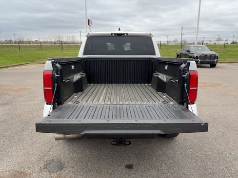 Used 2025 Toyota Tacoma TRD Off-Road image 25