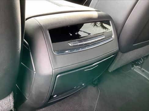 Used 2023 Cadillac Escalade Premium Luxury image 10