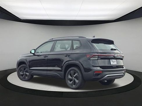 New 2026 Volkswagen Taos S image 5