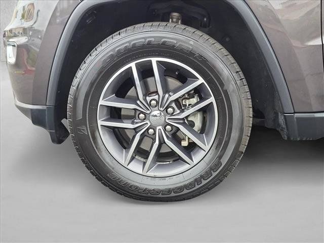 Used 2018 Jeep Grand Cherokee Limited w/ Luxury Group II AWD/4WD image 25