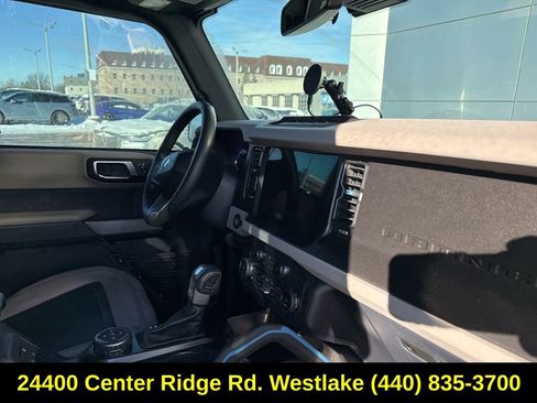 Used 2022 Ford Bronco Wildtrak image 8