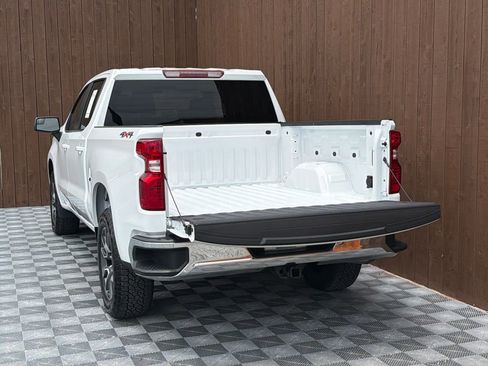 Used 2024 Chevrolet Silverado 1500 LT AWD/4WD image 18