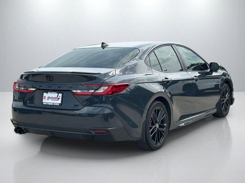 Used 2025 Toyota Camry SE w/ Convenience Package FWD image 5