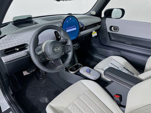 Certified 2025 MINI Cooper S image 9