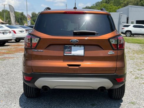 Used 2017 Ford Escape SE w/ Equipment Group 201A AWD/4WD image 5