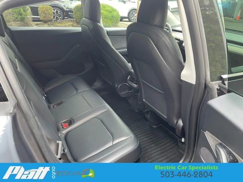 Used 2022 Tesla Model Y Performance image 46